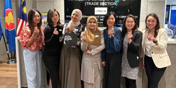 AMBC Victoria Women’s Afternoon Tea with Vivienne (Viv) Nguyen AM (10 May 2024)